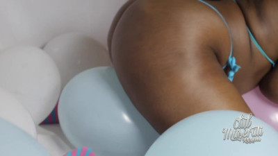 Solo ghetto ebony masturbating