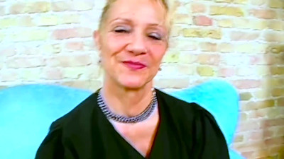 Mature deutsch Bea Dumas blowjobs